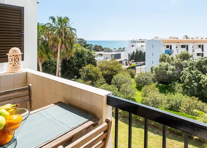 #006 Foxy D By Holidays